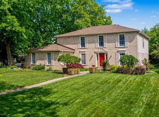 2190 Babcock Dr, Troy, MI 48084