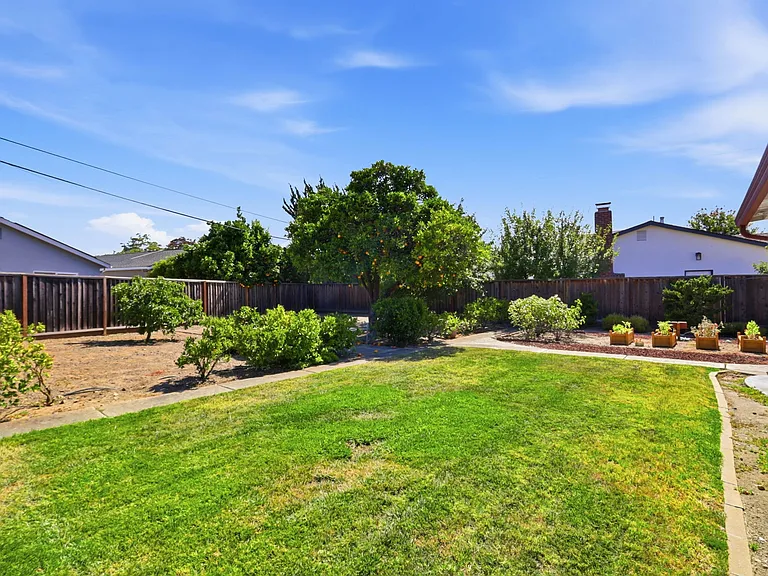3974 Via Montalvo — Photo 35