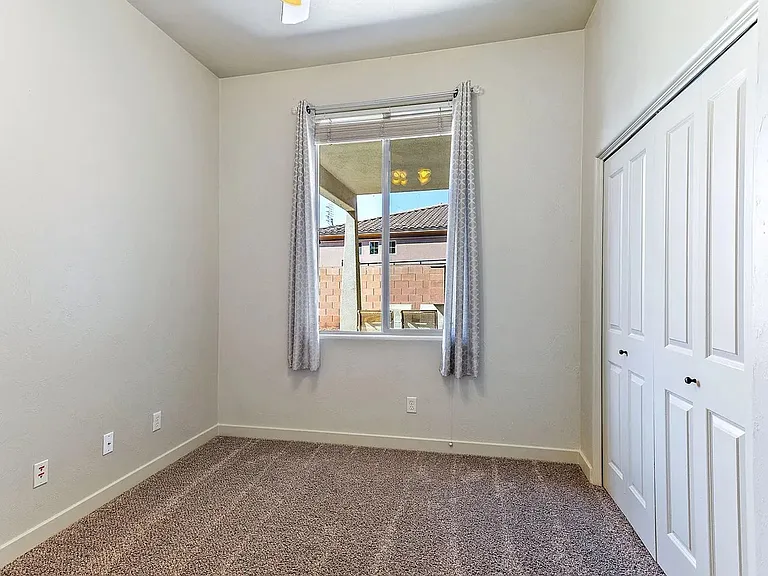538 S 1360 W — Photo 11