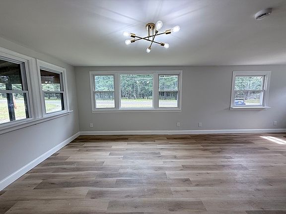 5th image of 2502 Range Rd