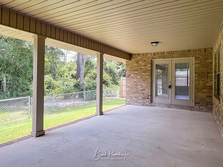2080 Stennis Dr — Photo 35