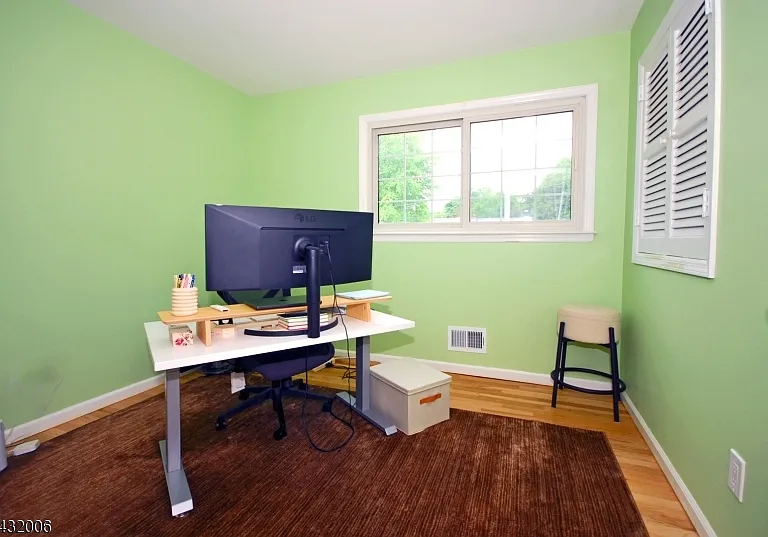 830 E Meadow Dr — Photo 21