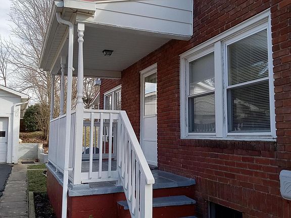 3rd image of 233 Staley St