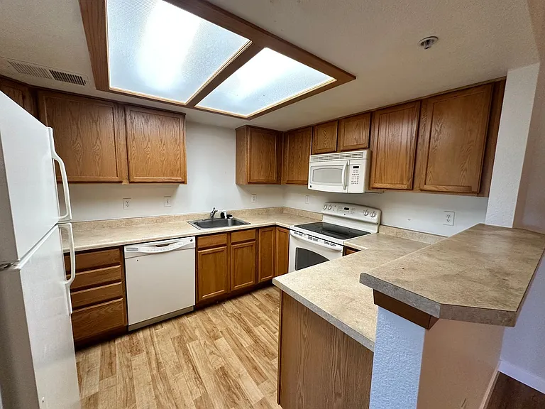 2802 Sundown Ln #302 — Photo 16