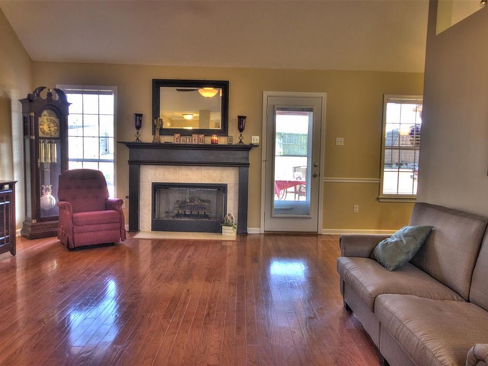 1st image of 115 Arborlon Cv
