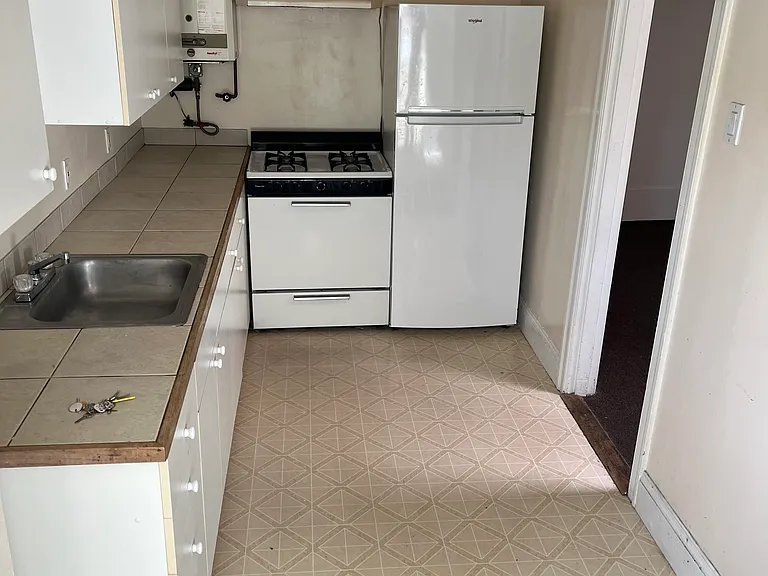 3820 Macarthur Blvd #1 — Photo 9