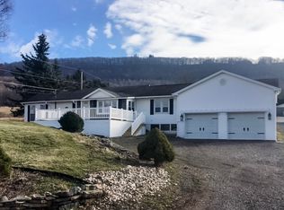 103 Mountain Rd, Sugarloaf, PA 18249