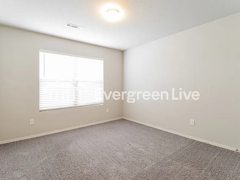 1088 Huntington Dr — Photo 11