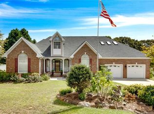 7808 Bankers Dr, Fayetteville, NC 28311