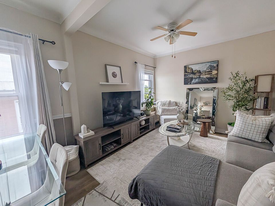 1st image of 198 Burgar St #4