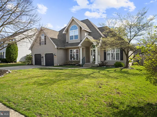 5 Heathrow Ct, Blackwood, NJ 08012