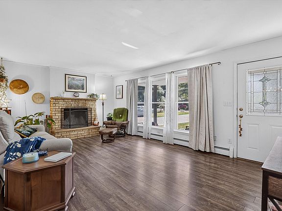 5th image of 416 Spring Valley Ln
