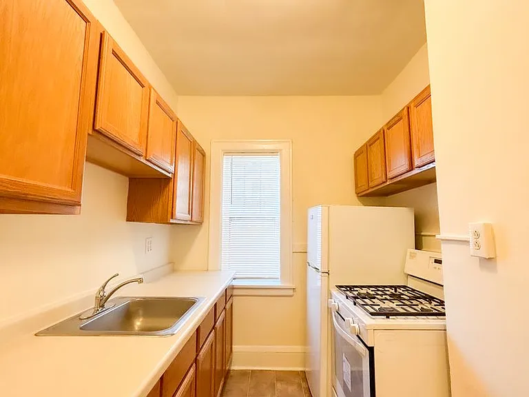 1619 Lagoon Ave — Photo 8