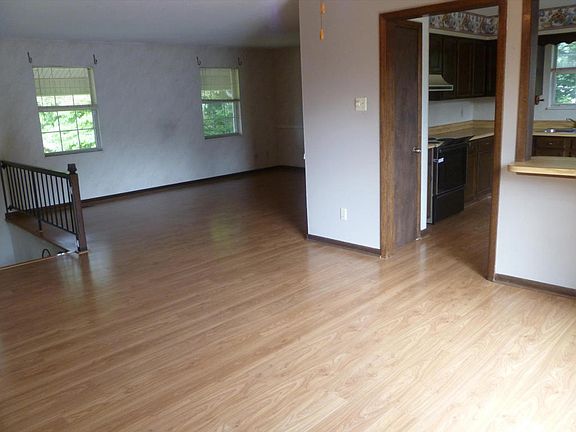 3rd image of 1802 Devonwood Ct