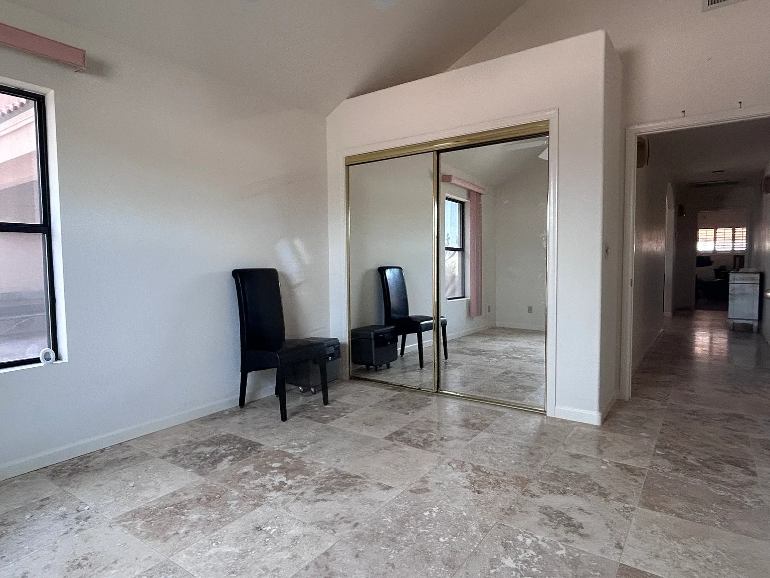 4 bed, 2934 sqft, $1,000 — Photo 4