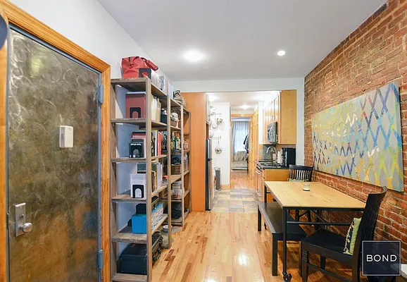 Rented by Bond New York | media 25