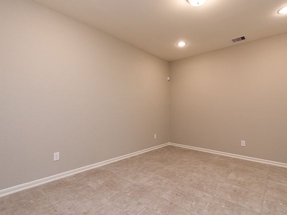 3rd image of 163 Axlewood Ct