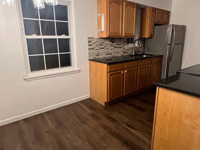 261 Lowell Rd — Photo 4