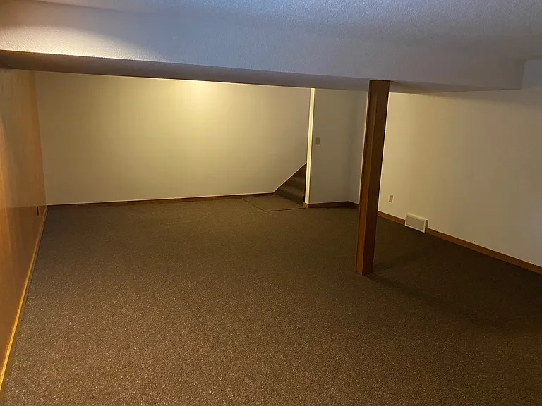 4813 Russell St — Photo 14
