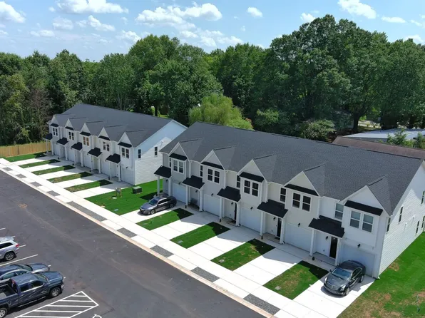 409 E 20th St, Newton, NC