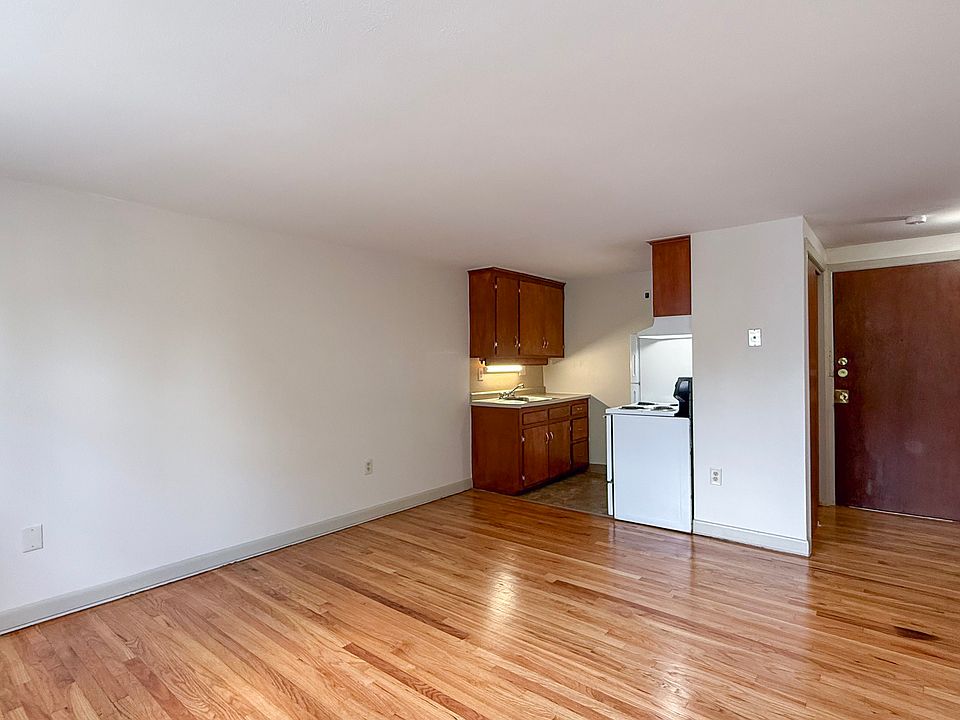 1st image of 180 Bond St #B4