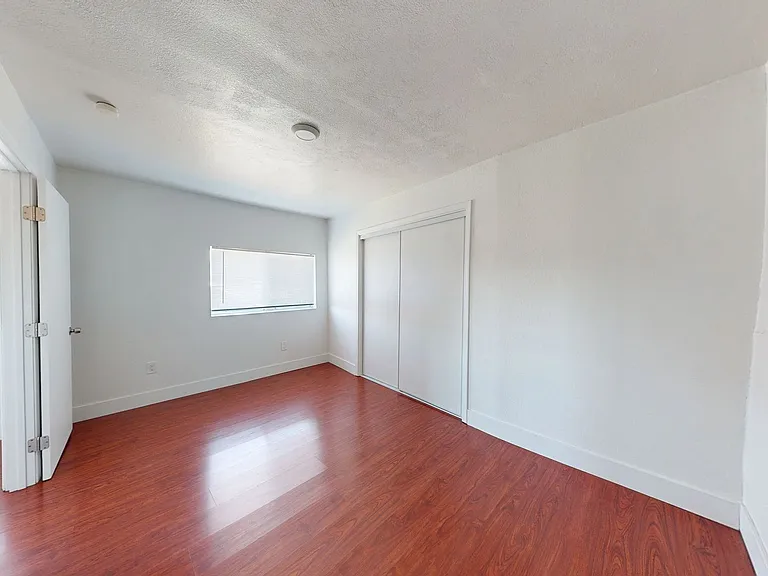 1810 E 25th Street — Photo 38