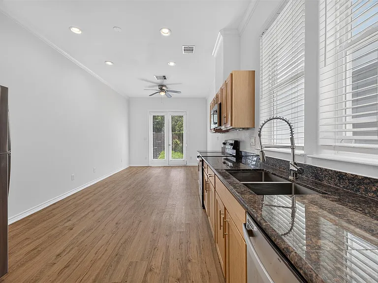 3229 Real St #B — Photo 18