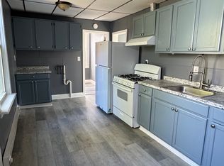 19 Garner St #2R, Cohoes, NY 12047