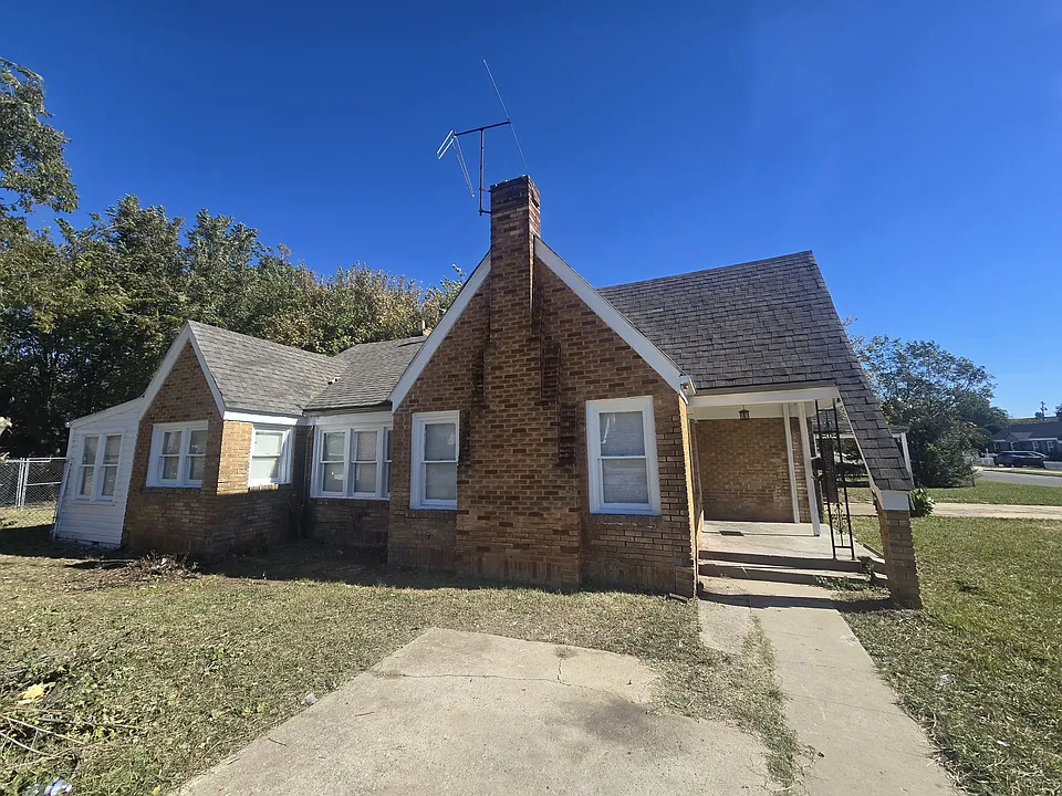 2200 N Kelham Ave