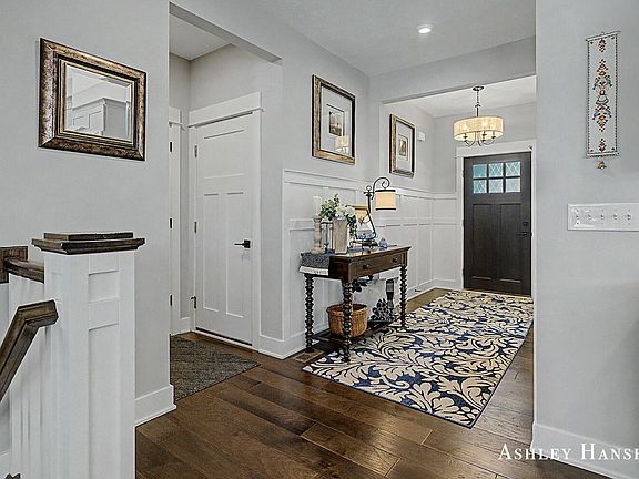 3rd image of 6895 W Cottage Ln NE