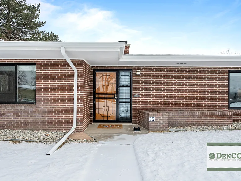 32 Hillside Dr — Photo 2