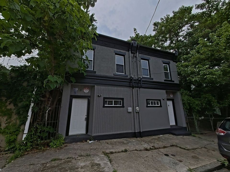 1st image of 868 E Locust Ave