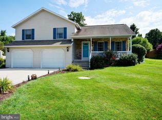 348 Woodbridge Dr, Etters, PA 17319