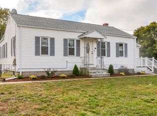 7 Floyd St, Billerica, MA 01821