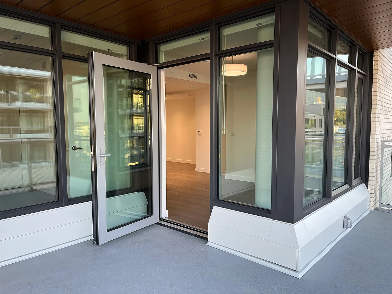 407 Harbour Way, North Vancouver — Photo 1