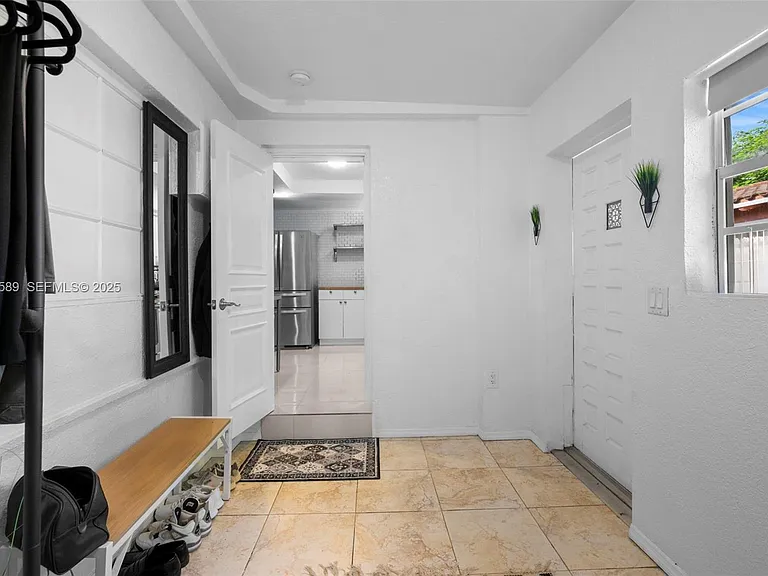 555 NE 73rd St — Photo 11
