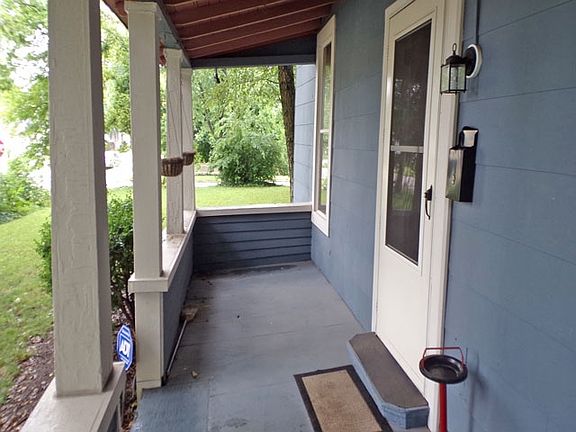 2nd image of 1008 E Scott St