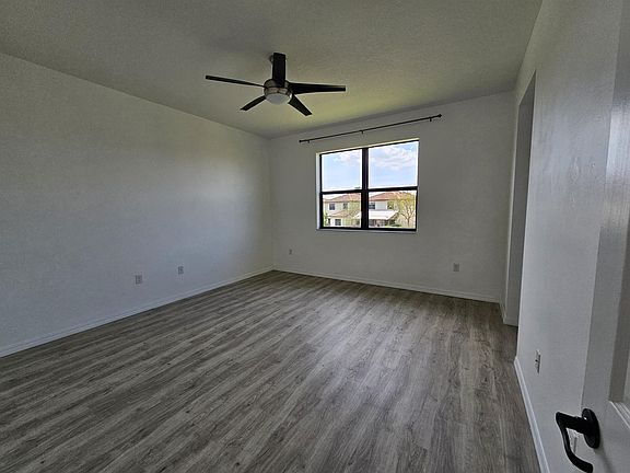 3rd image of 5463 Ferris Ave