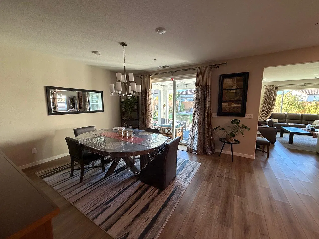 5 bed, 3.5 bath, 3331 sqft, $4,699 — Photo 4
