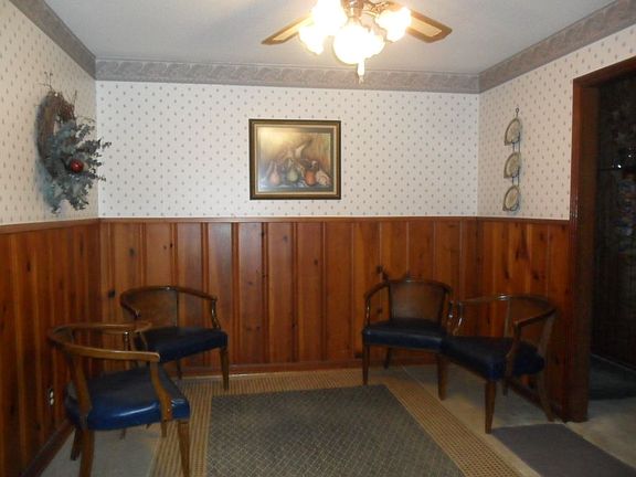 5th image of 272 E Parkway St