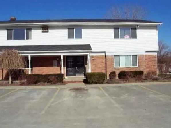 38618 Meadowdale Dr, Clinton Township, MI 48036