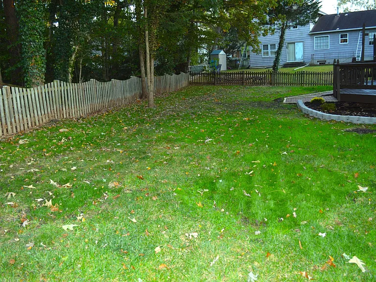 Large Fully fenced yard