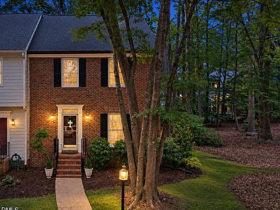 3rd image of 562 Weathergreen Dr
