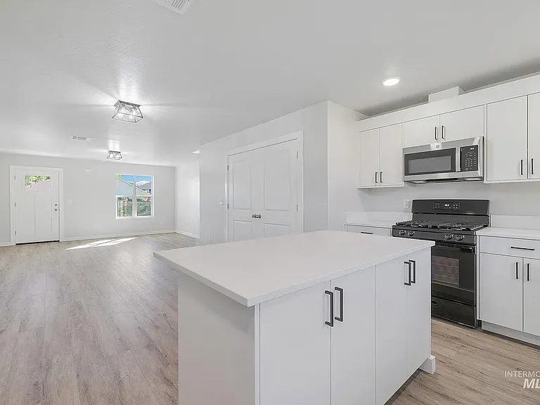 835 W Main St #2 — Photo 9