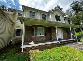 204 Taylors Mill Rd, Lebanon, NJ 08833