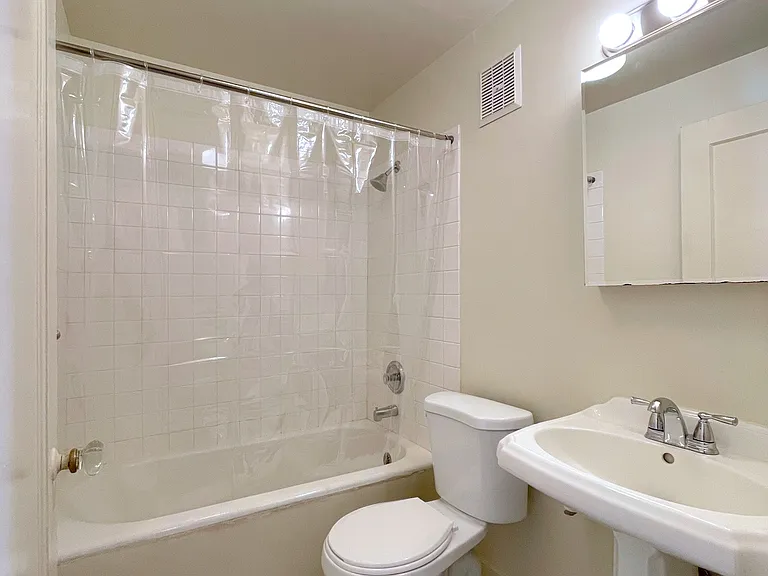 2949 SE Yamhill St #7 — Photo 9