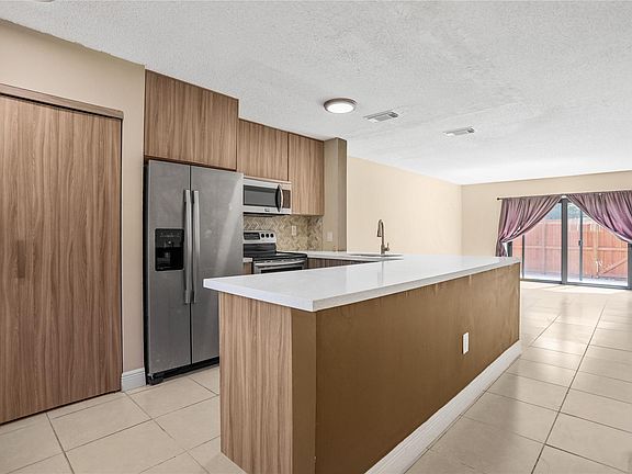 2nd image of 9487 Palm Circle #9487