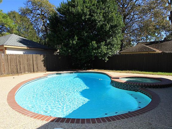 2nd image of 19514 Shinwood Dr