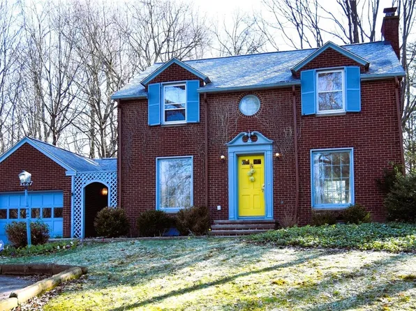 1227 Fairview Dr, Kent, OH 44240