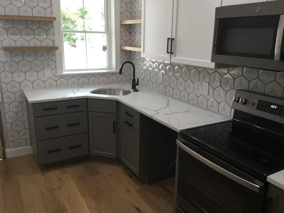 1st image of 235 S Lincoln Ave